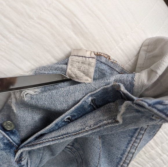 SOLD🔥501 Levi's - Picture 8 of 16